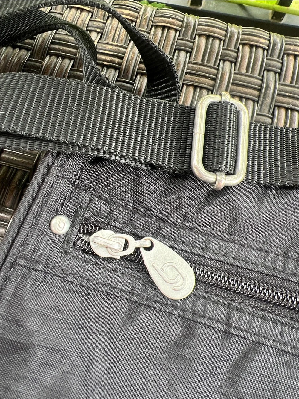 Baggallini Black Lightweight Messenger Crossbody